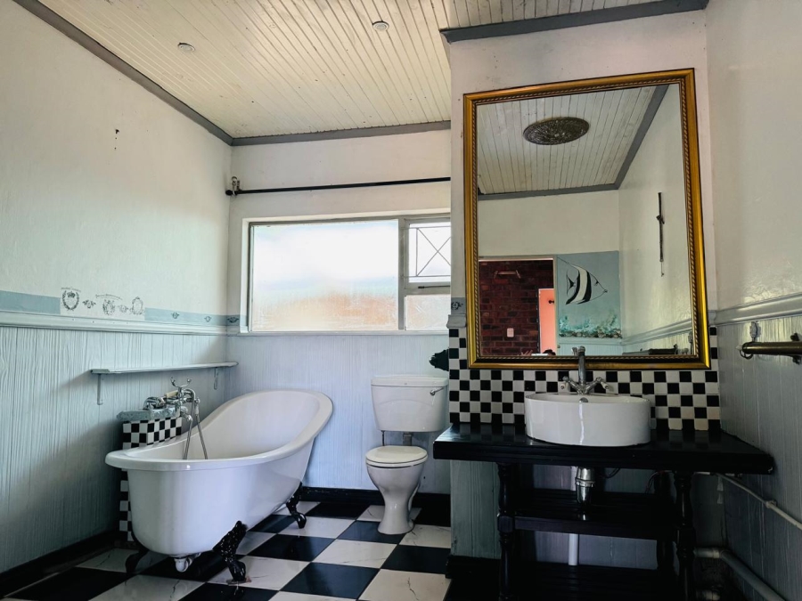 4 Bedroom Property for Sale in C Place Eastern Cape